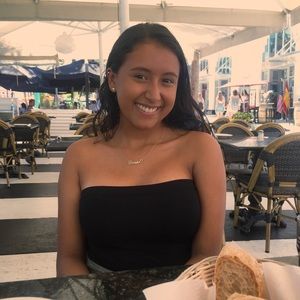 Meet your Posher, Daniela